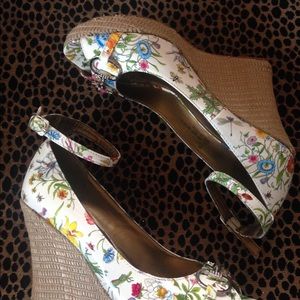 Two Lips Venus Patent Flower Print Wedges
